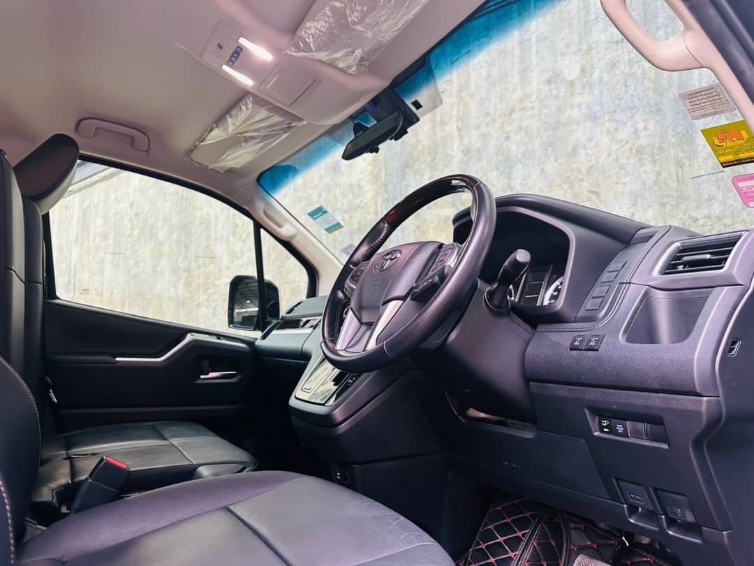 2020 Toyota Majesty สีดำ (รูปที่ 7)