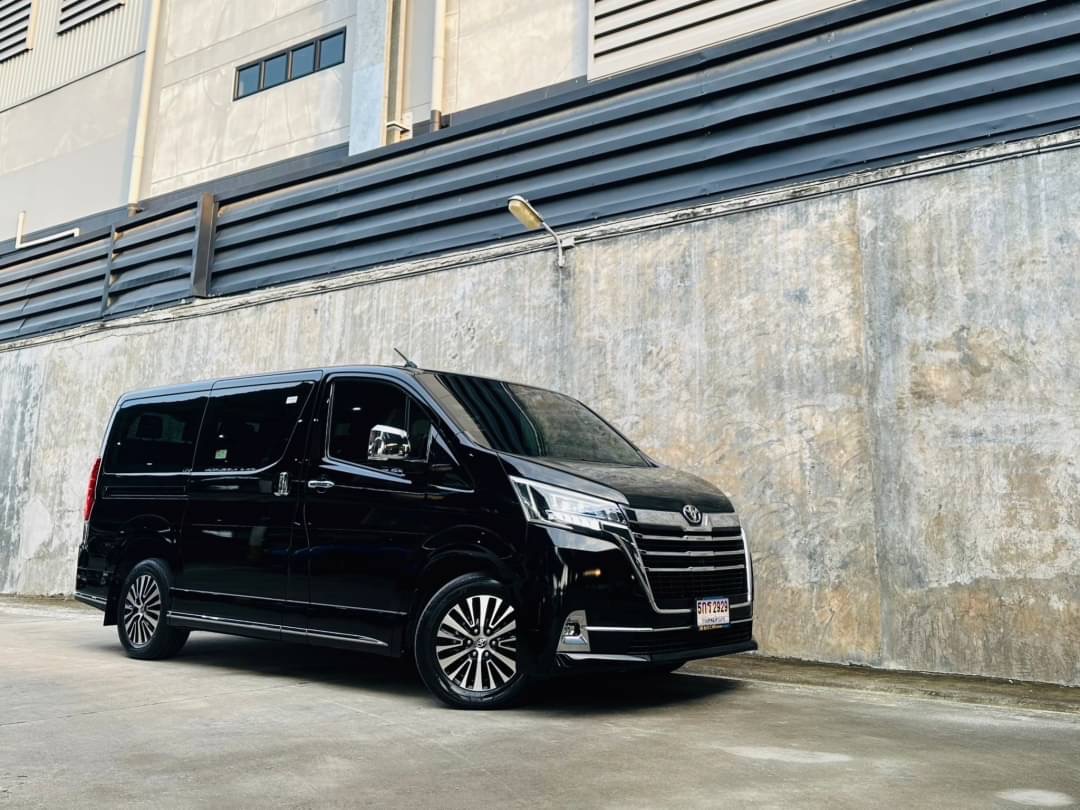 2020 Toyota Majesty สีดำ (รูปที่ 6)