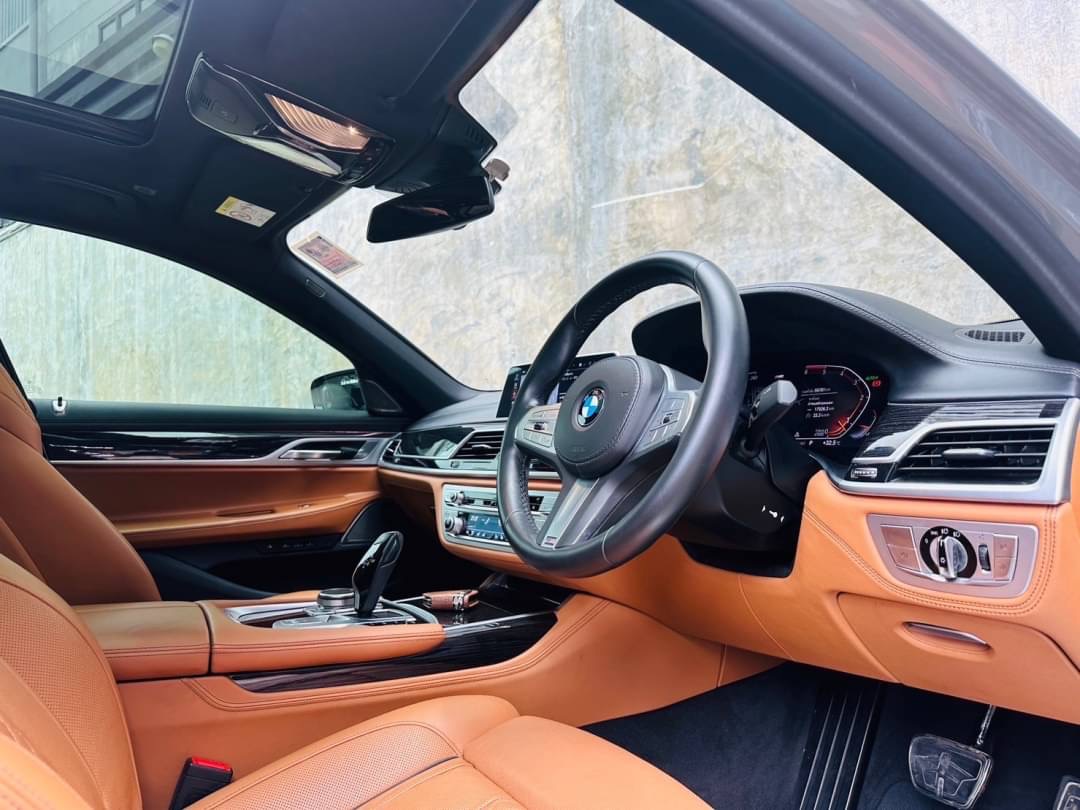 2020 BMW LCI 730Ld SDRIVE M-Sport สีเทา (รูปที่ 5)