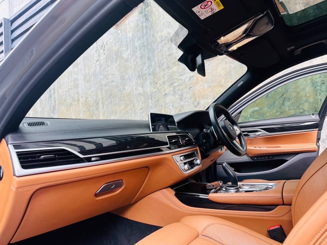 2020 BMW LCI 730Ld SDRIVE M-Sport สีเทา (รูปที่ 10)