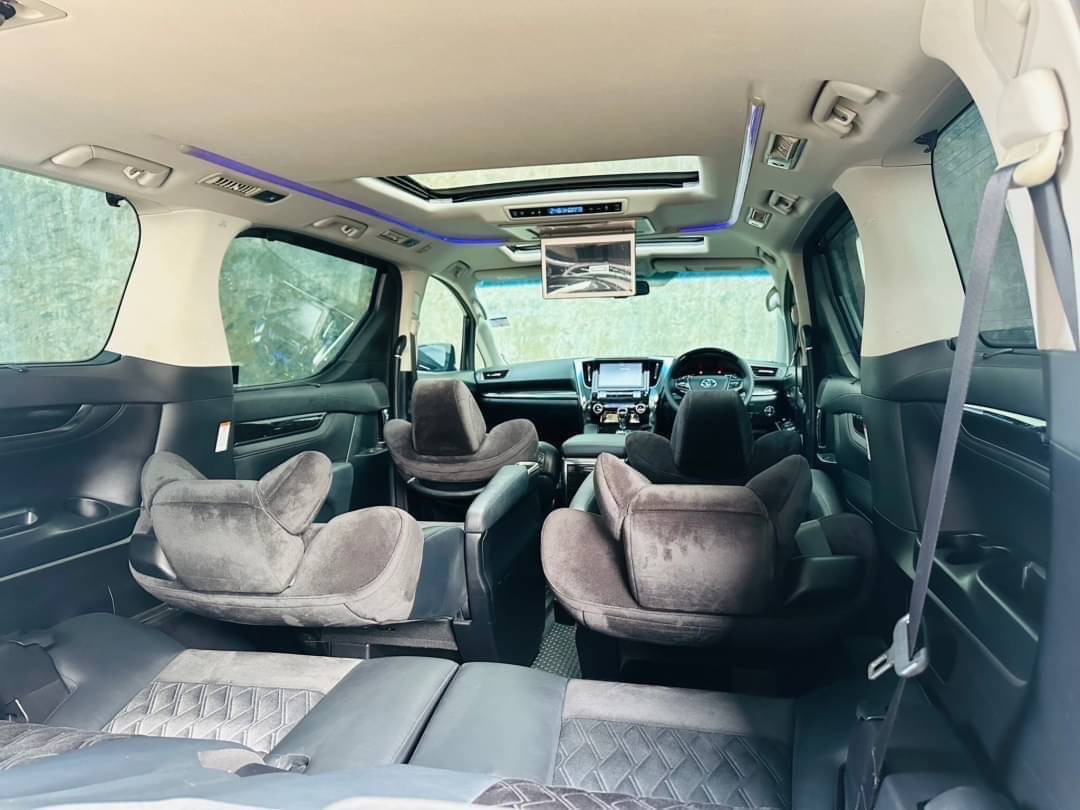 2015 Toyota Vellfire สีดำ (รูปที่ 6)