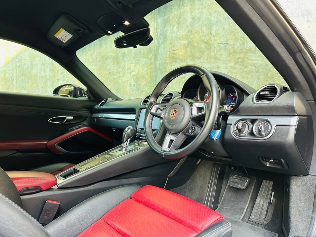2018 Porsche Cayman สีดำ (รูปที่ 2)