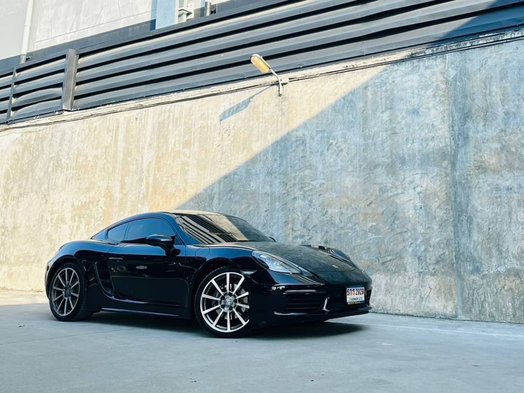 2018 Porsche Cayman สีดำ (รูปที่ 6)
