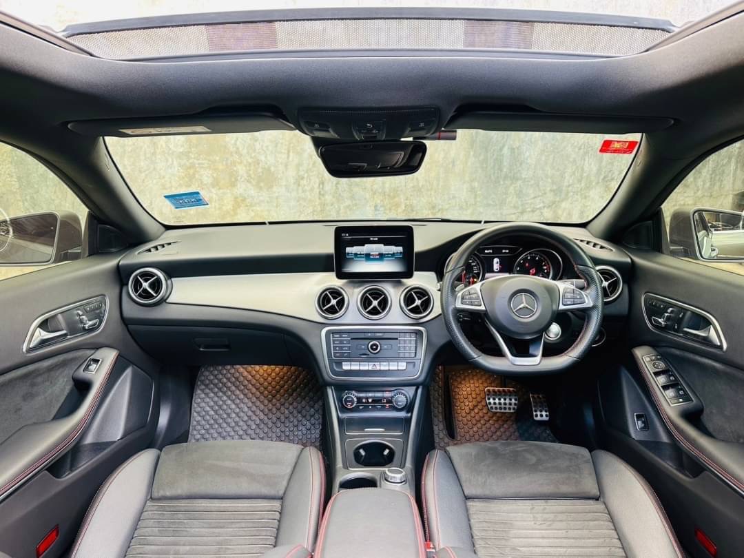 2017 Mercedes-Benz CLA-Class CLA-CLass CLA250 สีเทา (รูปที่ 5)