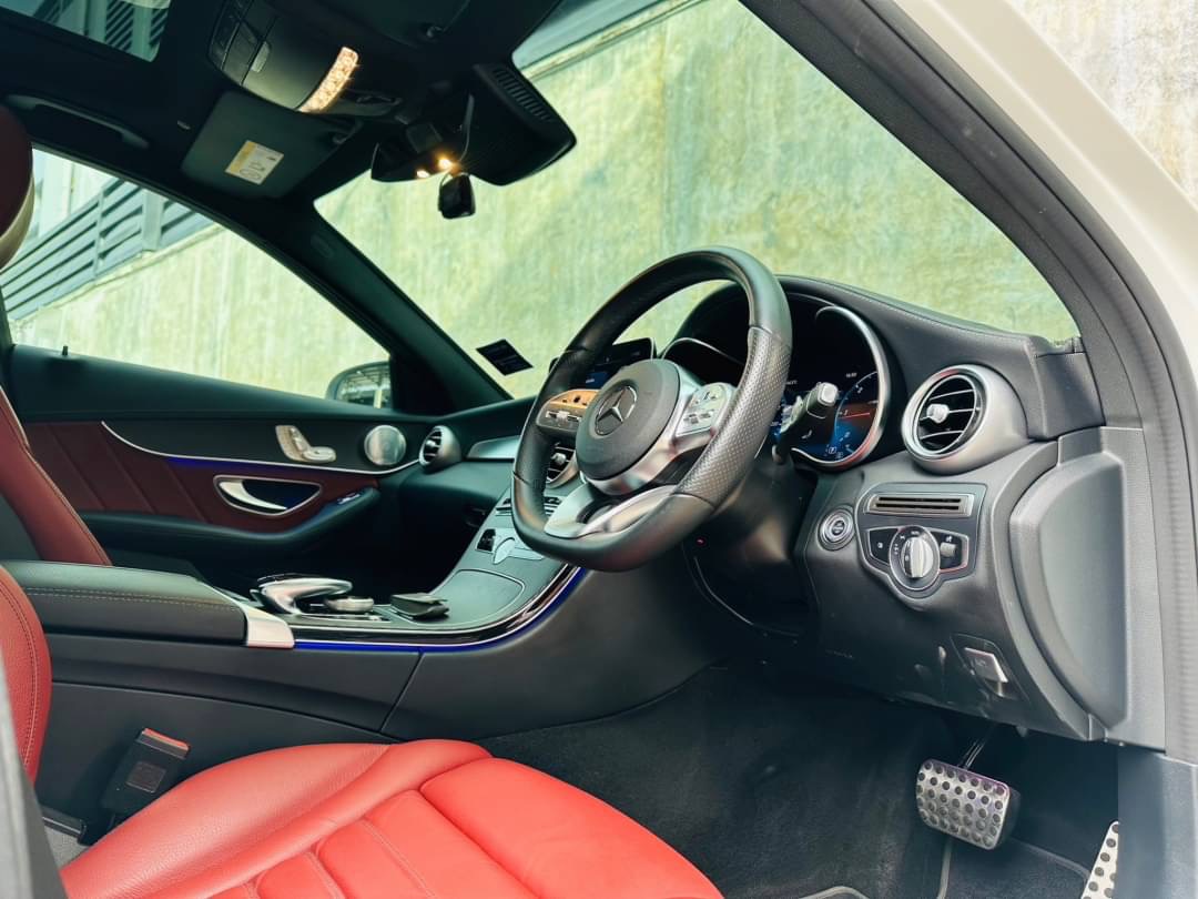 2021 Mercedes-Benz C-Class C 220 d สีขาว (รูปที่ 3)