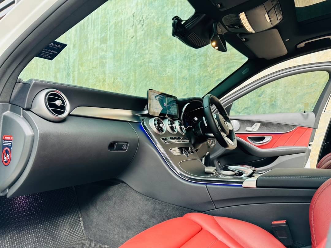 2021 Mercedes-Benz C-Class C 220 d สีขาว (รูปที่ 9)