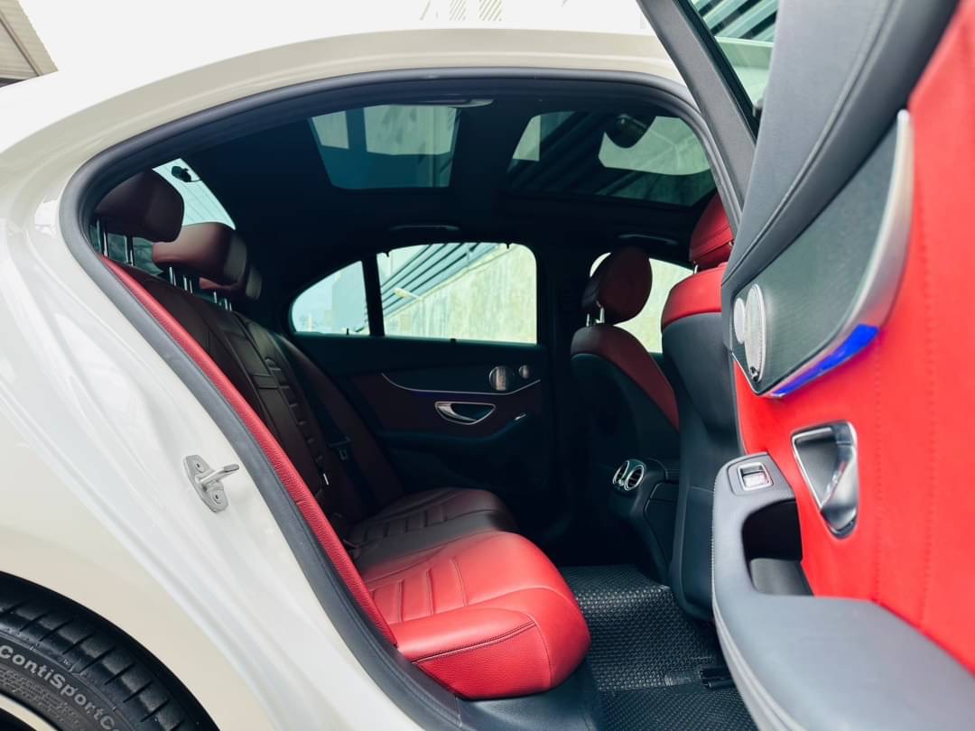 2021 Mercedes-Benz C-Class C 220 d สีขาว (รูปที่ 11)
