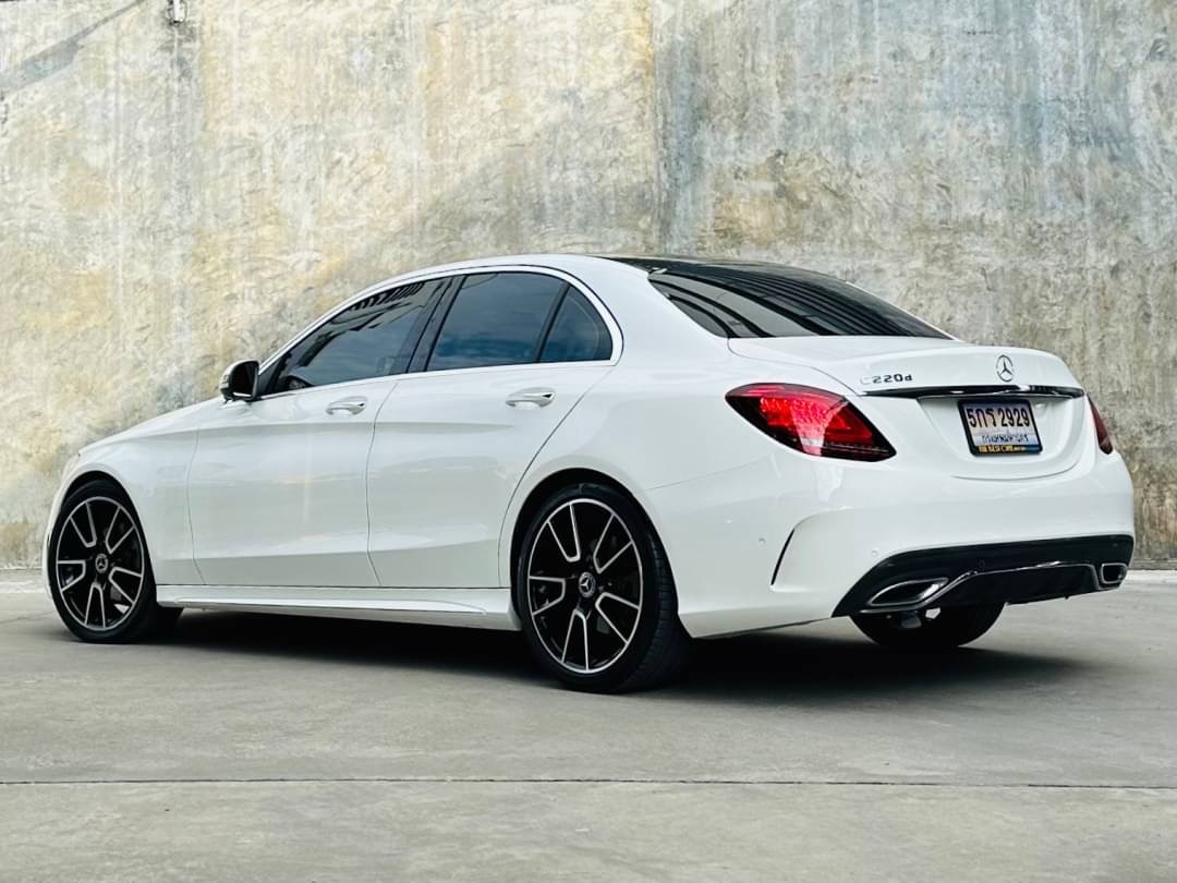 2021 Mercedes-Benz C-Class C 220 d สีขาว (รูปที่ 6)