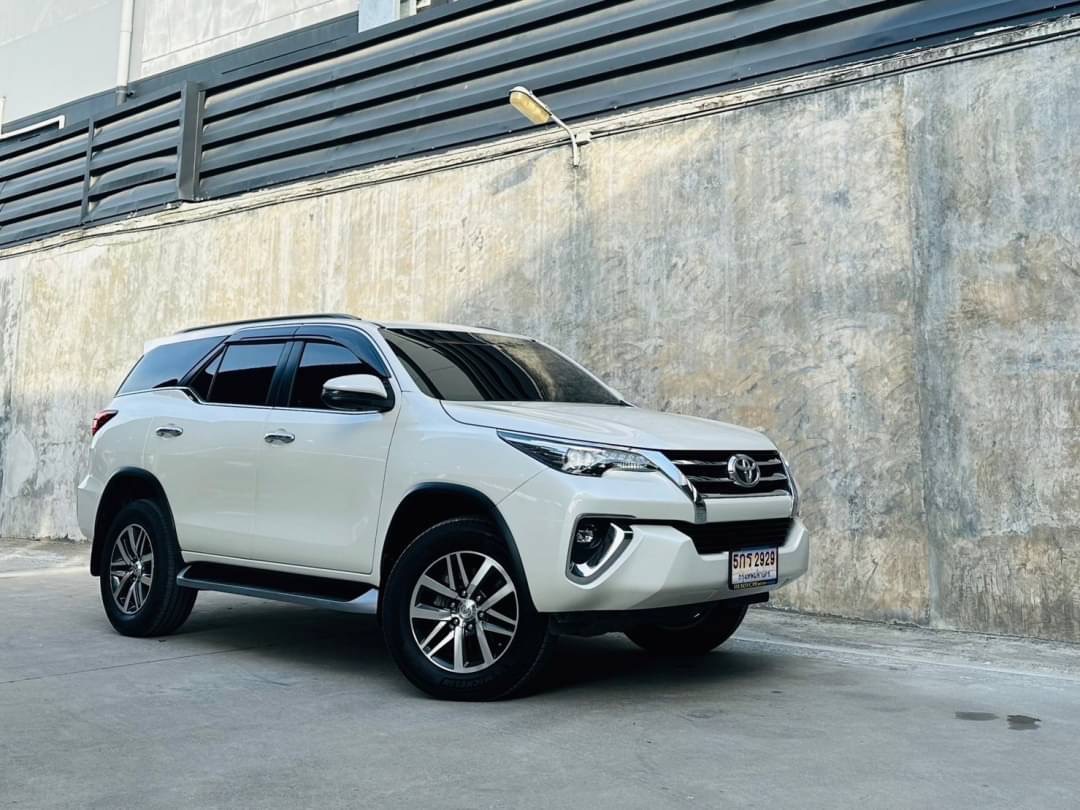 2018 Toyota Fortuner สีขาว