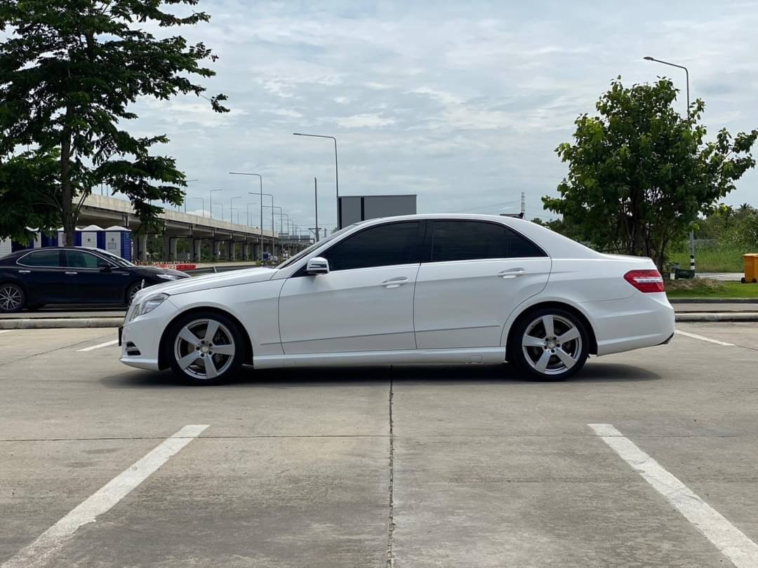 2013 Mercedes-Benz E-Class W212 E300 สีขาว (รูปที่ 3)