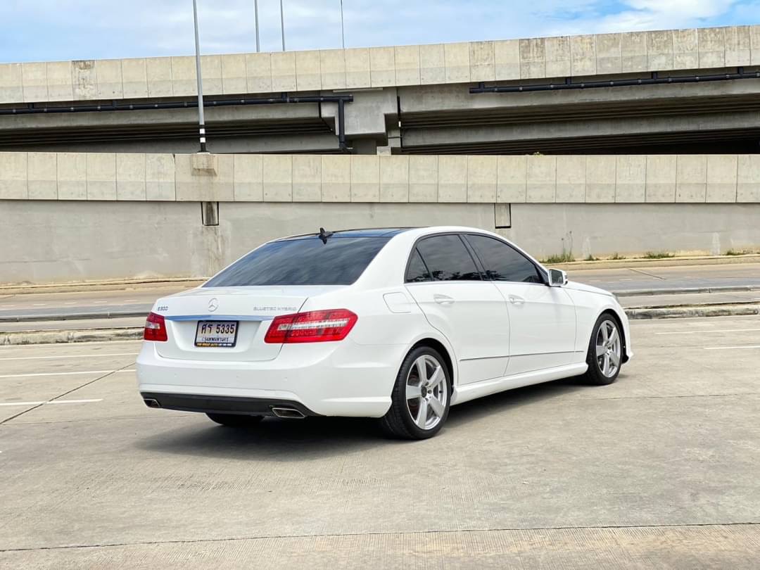 2013 Mercedes-Benz E-Class W212 E300 สีขาว (รูปที่ 5)