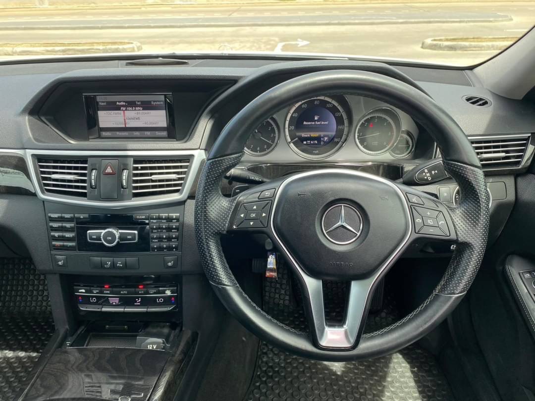 2013 Mercedes-Benz E-Class W212 E300 สีขาว (รูปที่ 15)