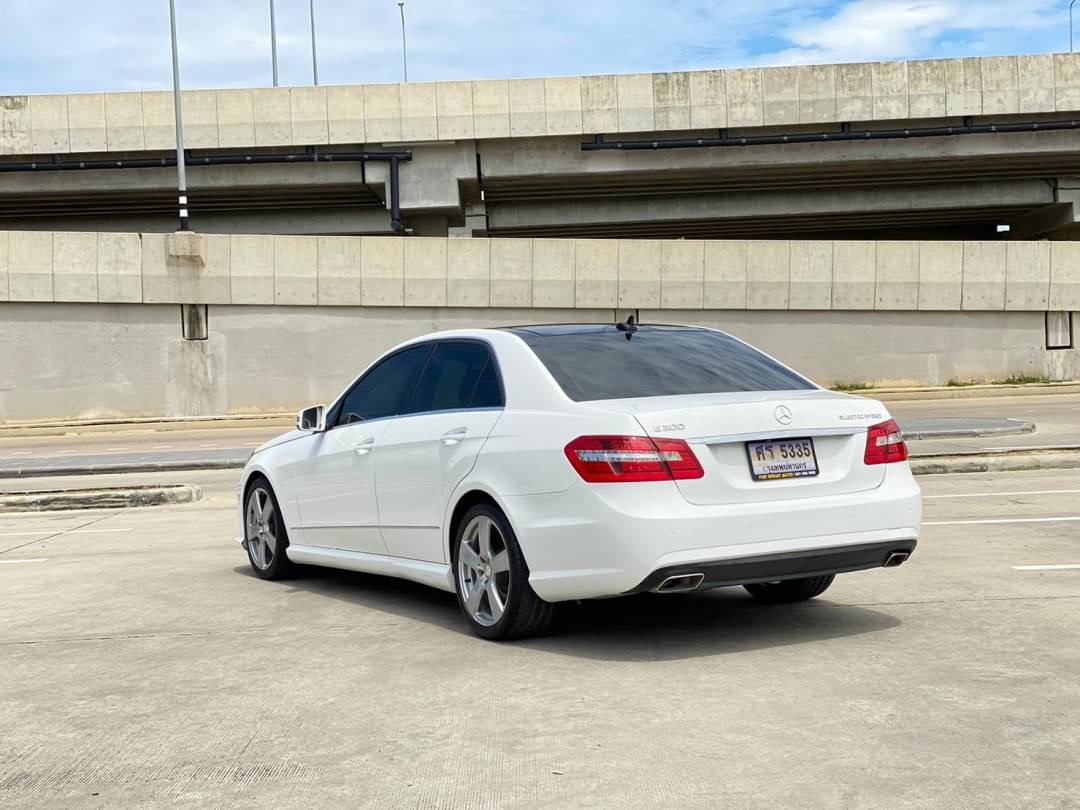 2013 Mercedes-Benz E-Class W212 E300 สีขาว (รูปที่ 9)
