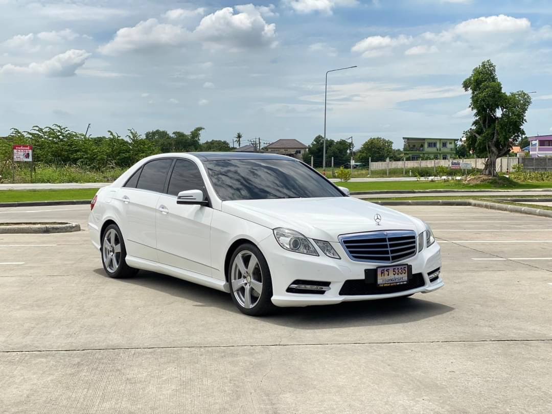 2013 Mercedes-Benz E-Class W212 E300 สีขาว (รูปที่ 2)