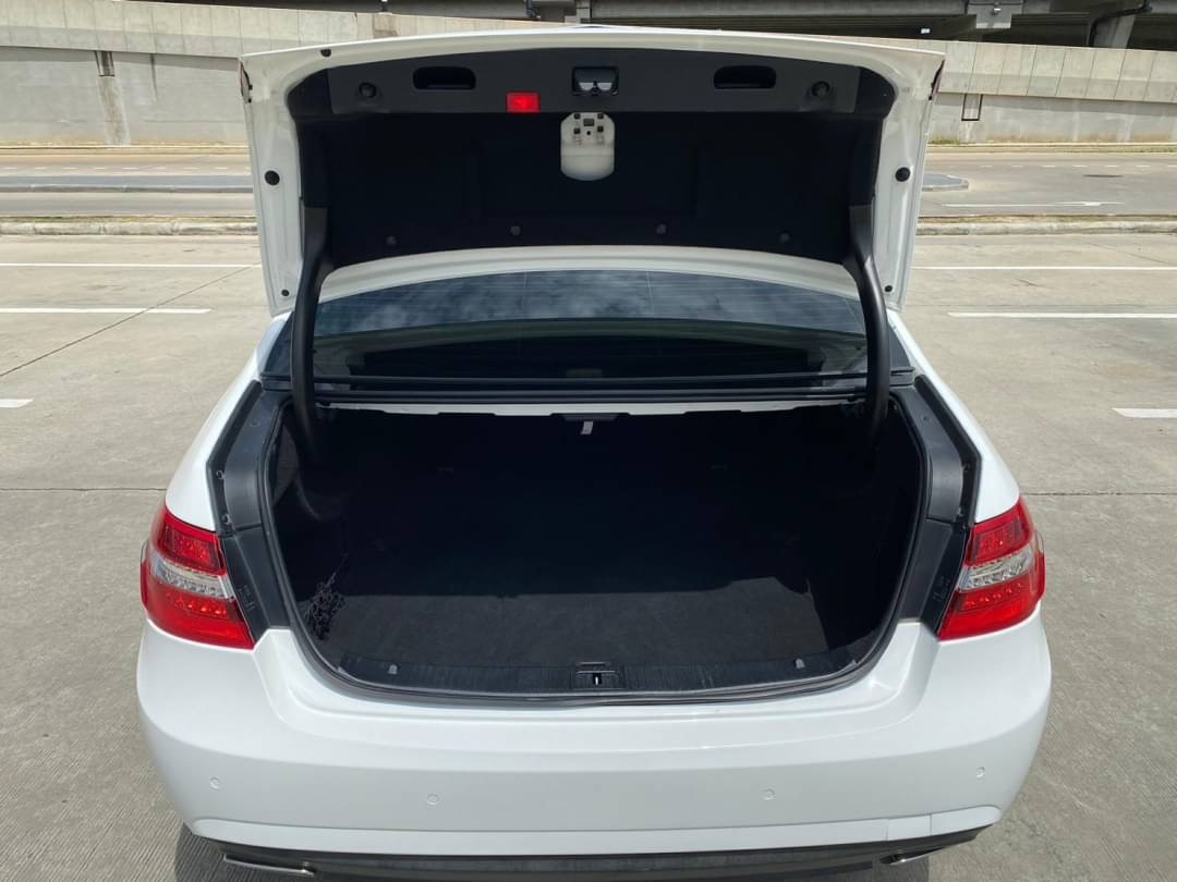 2013 Mercedes-Benz E-Class W212 E300 สีขาว (รูปที่ 7)