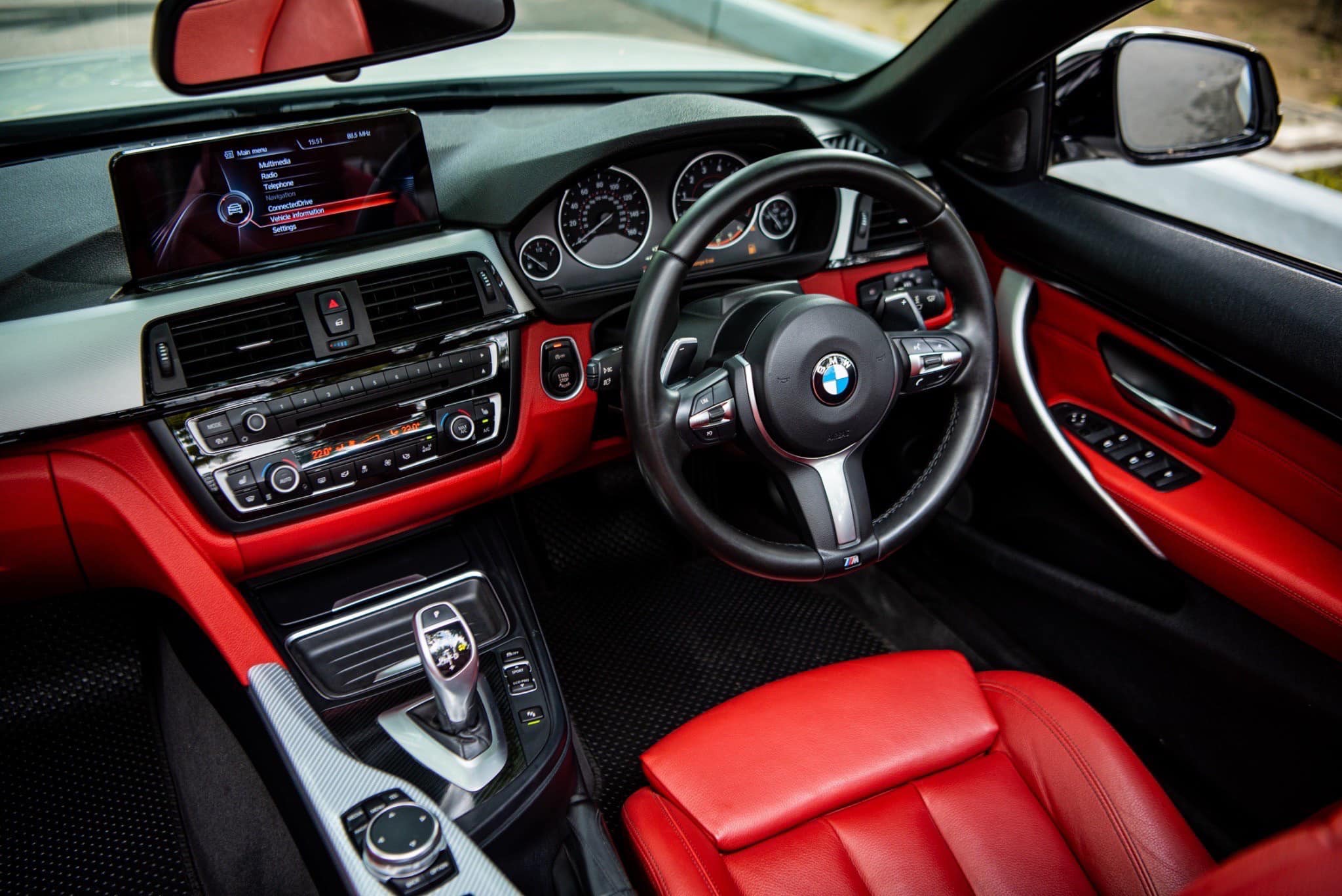 Bmw 420i M Sport CARBRIOLET 2015 Y. โคตรหล่อ (รูปที่ 20)