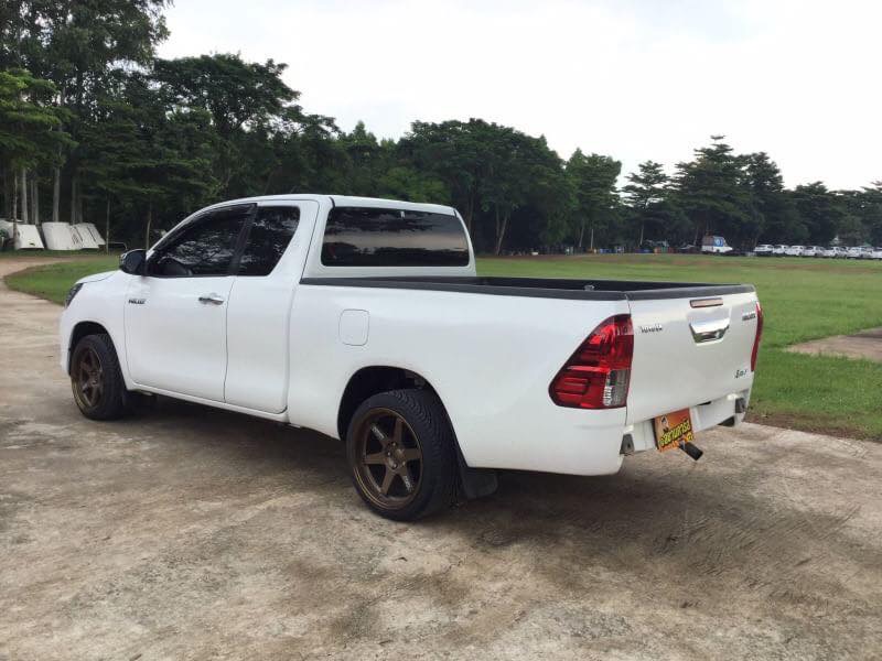 Toyota Hilux Revo Double cab สีขาว (รูปที่ 2)