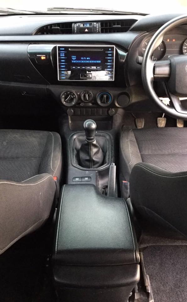 Toyota Hilux Revo Double cab สีขาว (รูปที่ 11)