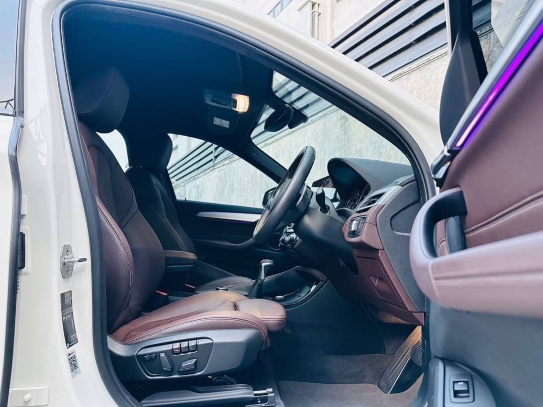 2021 BMW X1 F48 สีขาว (รูปที่ 8)