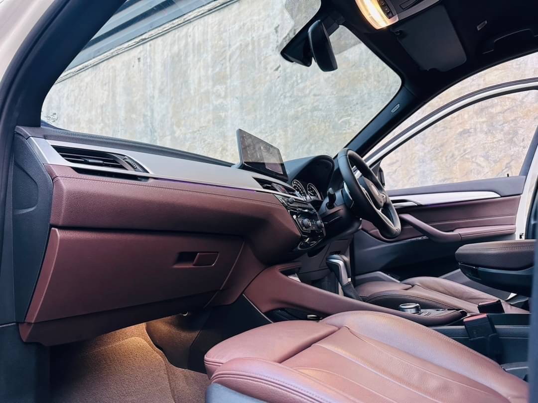 2021 BMW X1 F48 สีขาว (รูปที่ 11)