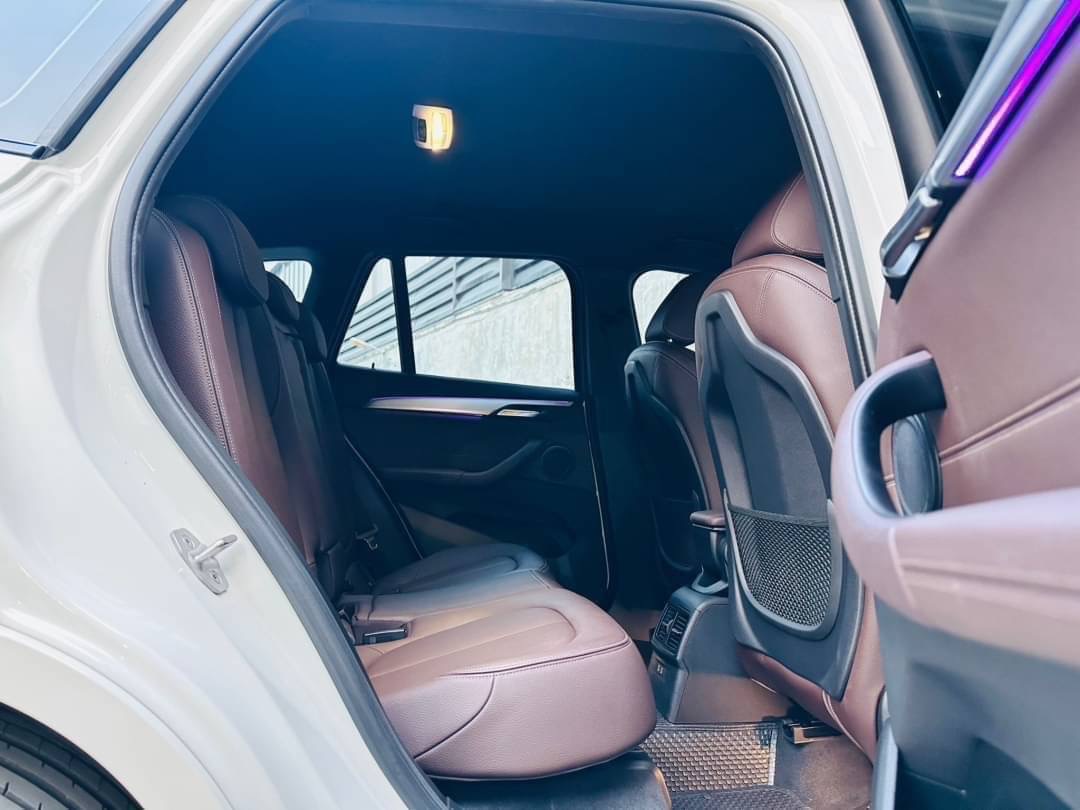 2021 BMW X1 F48 สีขาว (รูปที่ 7)