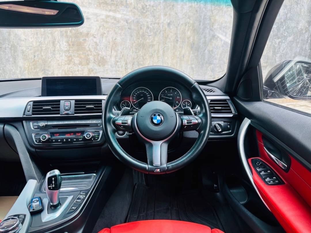 2014 BMW 3 Series F30 325d สีดำ (รูปที่ 10)