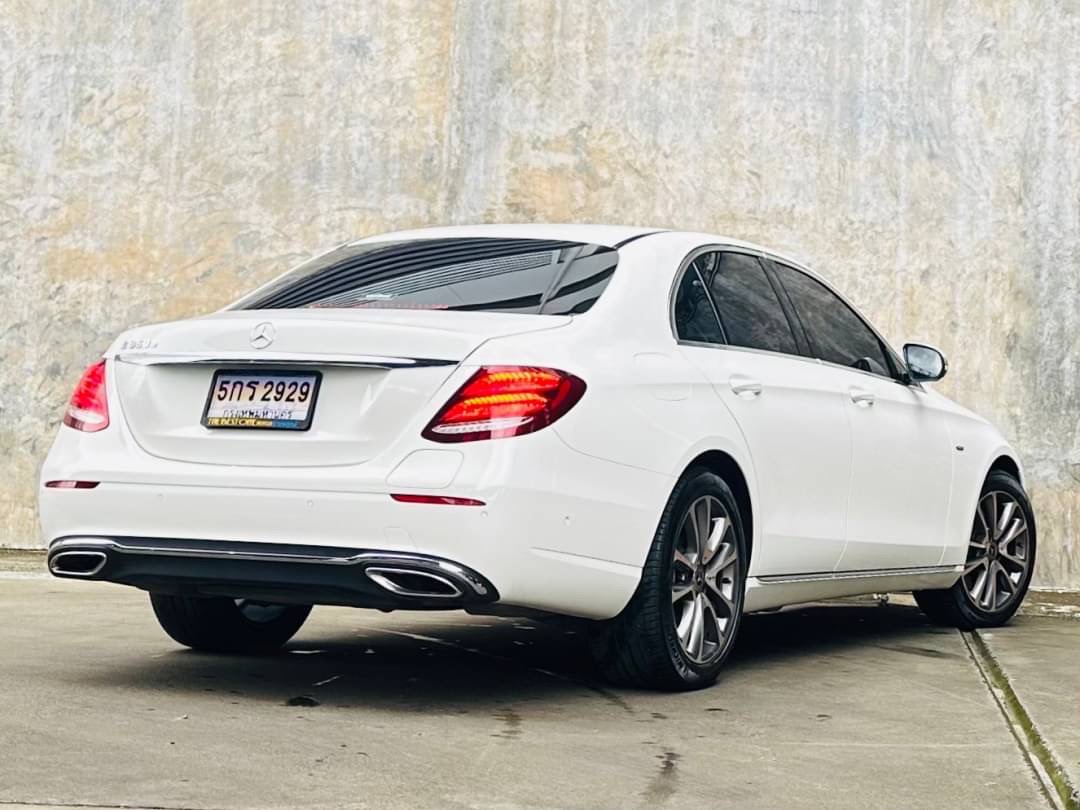 2018 Mercedes-Benz E-Class W213 E350 สีขาว (รูปที่ 5)