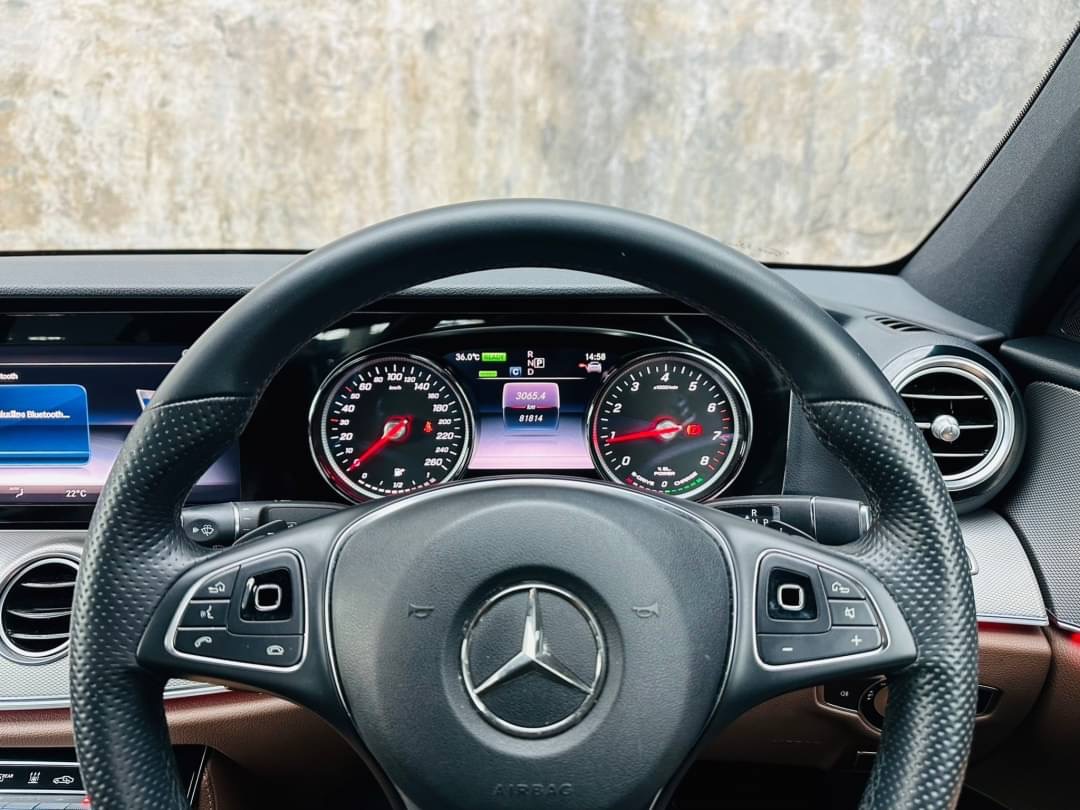 2018 Mercedes-Benz E-Class W213 E350 สีขาว (รูปที่ 15)