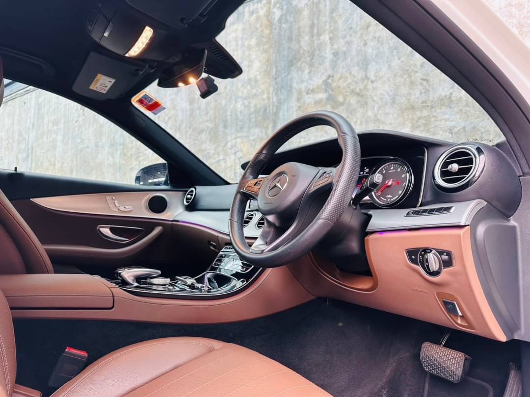 2018 Mercedes-Benz E-Class W213 E350 สีขาว (รูปที่ 3)