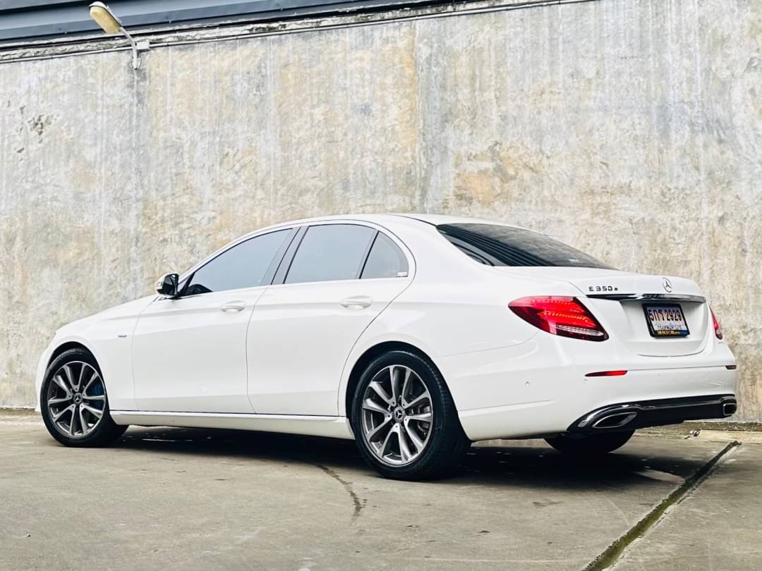 2018 Mercedes-Benz E-Class W213 E350 สีขาว (รูปที่ 6)