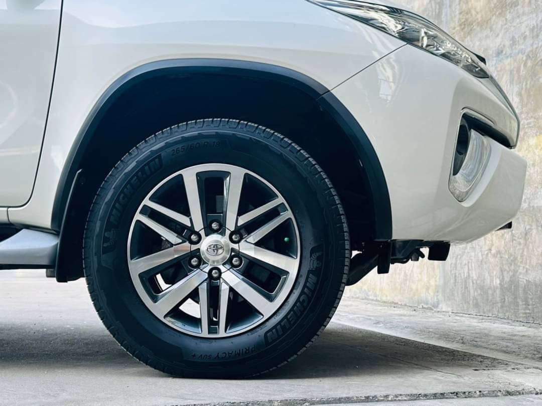 2018 Toyota Fortuner สีขาว