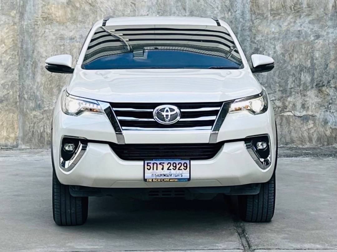 2018 Toyota Fortuner สีขาว
