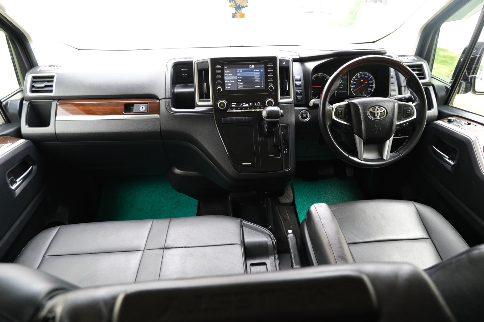 รถRare ltem ประวัติดี ไมล์น้อย 54,xxx กม. 🔥รุ่นรถ : toyota Majesty 2.8 Premium 6AT เครื่องยนต์: ดีเซล เกียร์: ออโต้ ปี: 2020 สี: ขาว ไมล์: (รูปที่ 23)