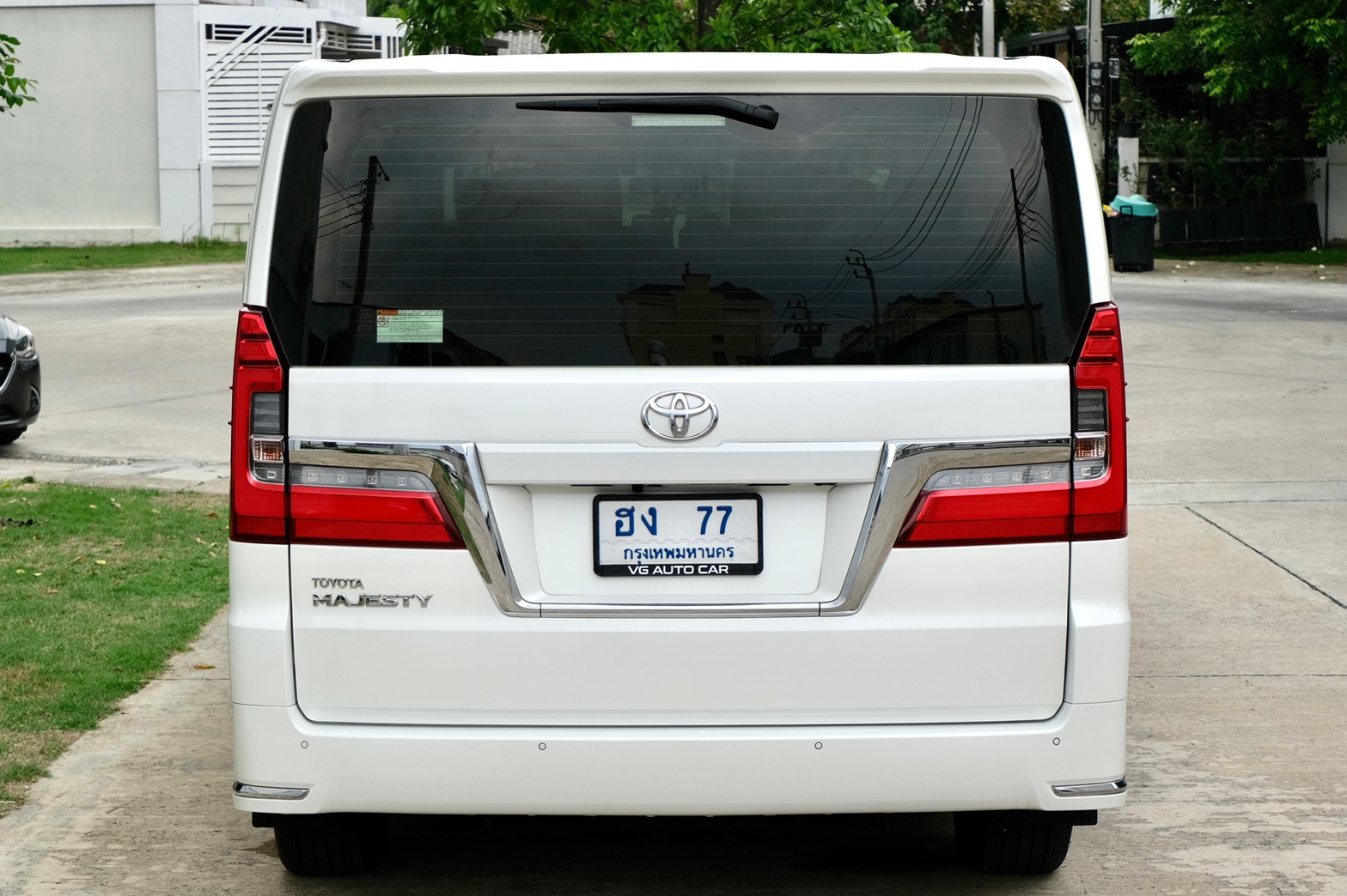 รถRare ltem ประวัติดี ไมล์น้อย 54,xxx กม. 🔥รุ่นรถ : toyota Majesty 2.8 Premium 6AT เครื่องยนต์: ดีเซล เกียร์: ออโต้ ปี: 2020 สี: ขาว ไมล์: (รูปที่ 4)