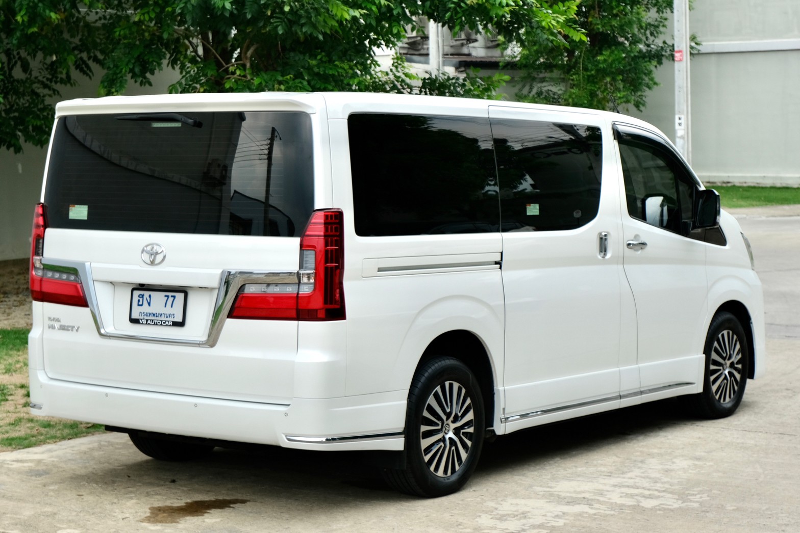 รถRare ltem ประวัติดี ไมล์น้อย 54,xxx กม. 🔥รุ่นรถ : toyota Majesty 2.8 Premium 6AT เครื่องยนต์: ดีเซล เกียร์: ออโต้ ปี: 2020 สี: ขาว ไมล์: (รูปที่ 6)