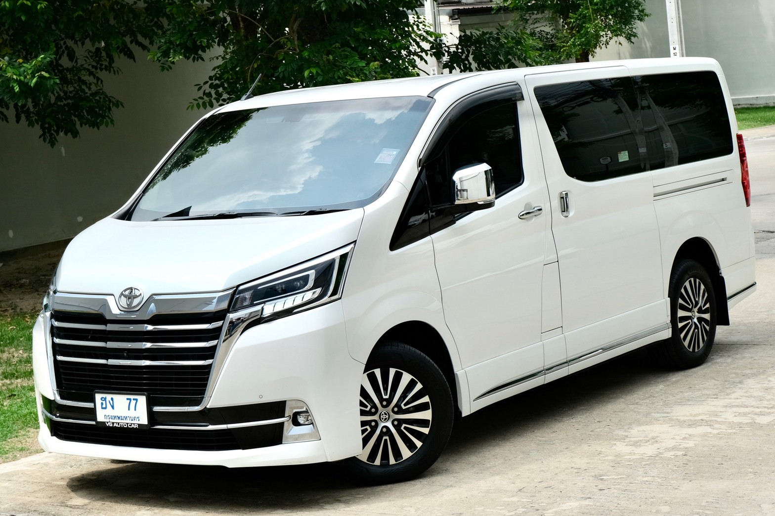 รถRare ltem ประวัติดี ไมล์น้อย 54,xxx กม. 🔥รุ่นรถ : toyota Majesty 2.8 Premium 6AT เครื่องยนต์: ดีเซล เกียร์: ออโต้ ปี: 2020 สี: ขาว ไมล์:
