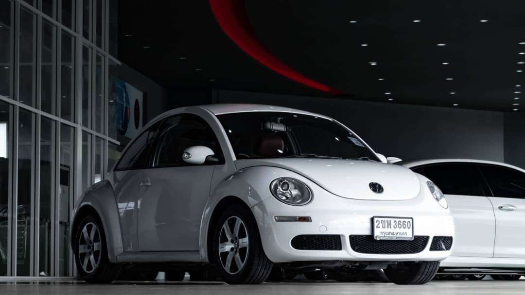 2009 Volkswagen New Beetle Coupe สีขาว (รูปที่ 2)