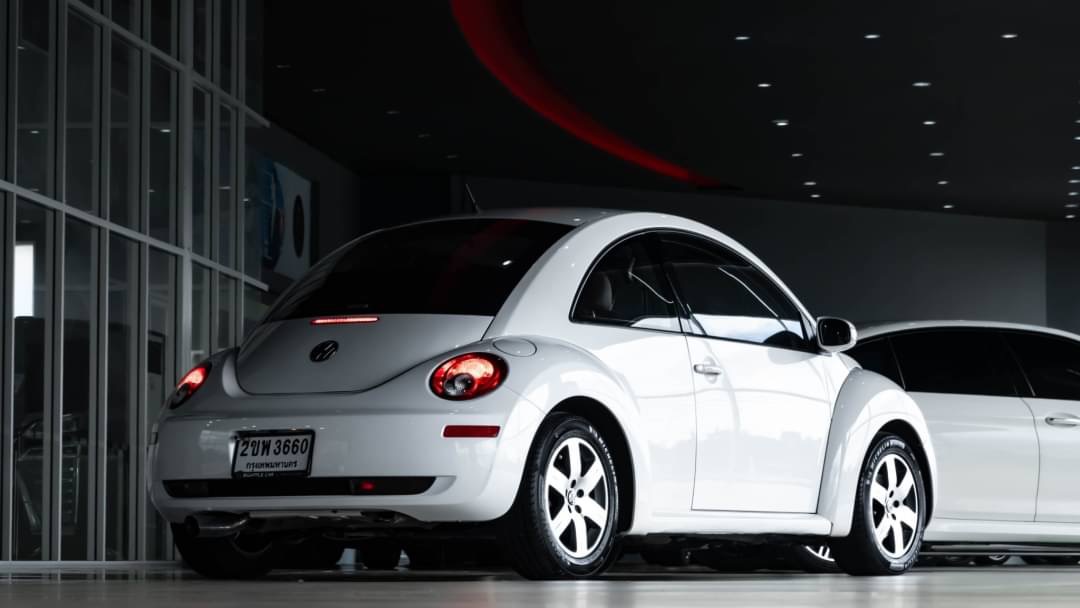 2009 Volkswagen New Beetle Coupe สีขาว (รูปที่ 5)