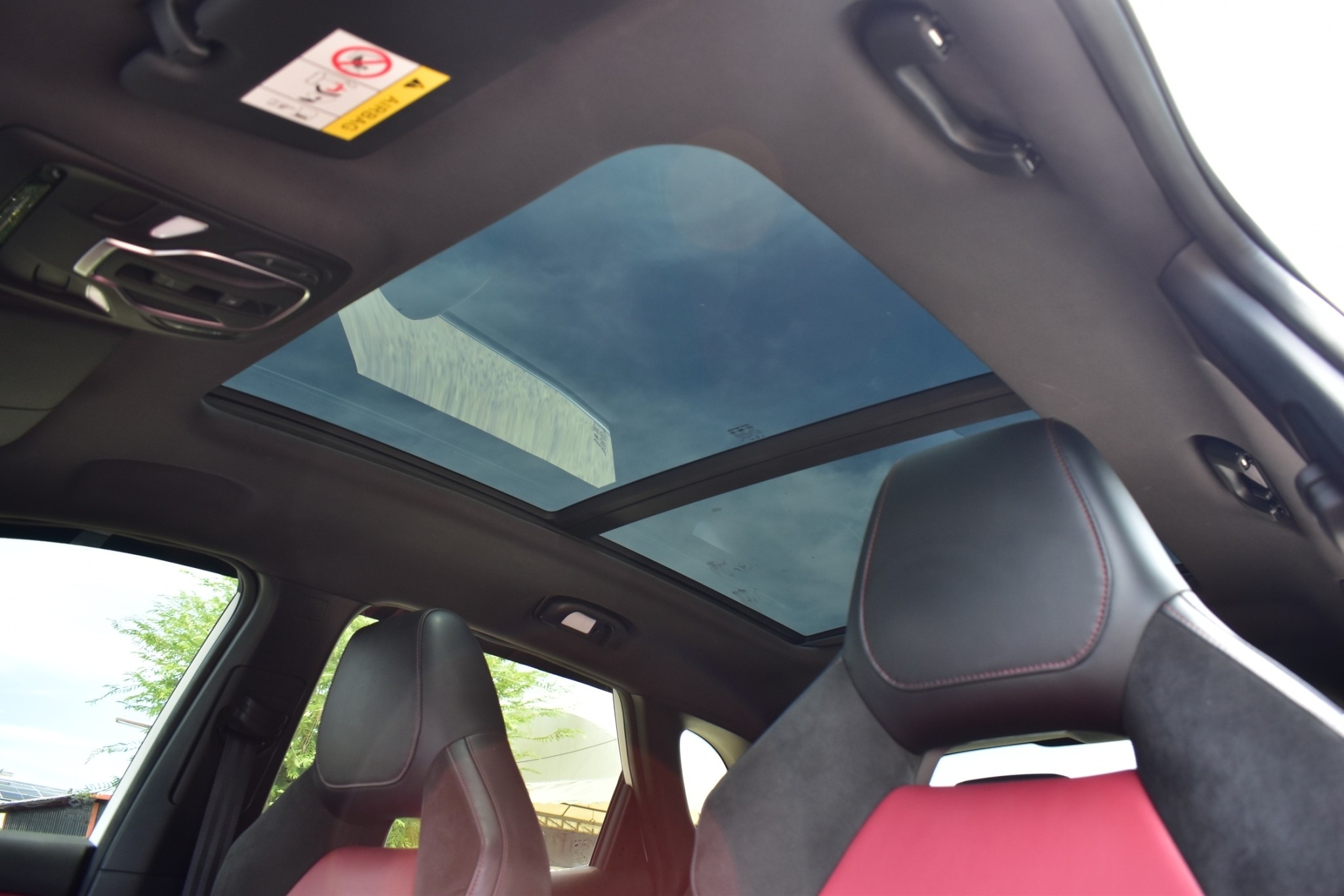 : MG HS 1.5 Turbo X Sunroof เครื่องยนต์: เบนซิน เกียร์: ออโต้ ปี: 2021 สี: ขาว ไมล์: 88,xxx กม (รูปที่ 14)