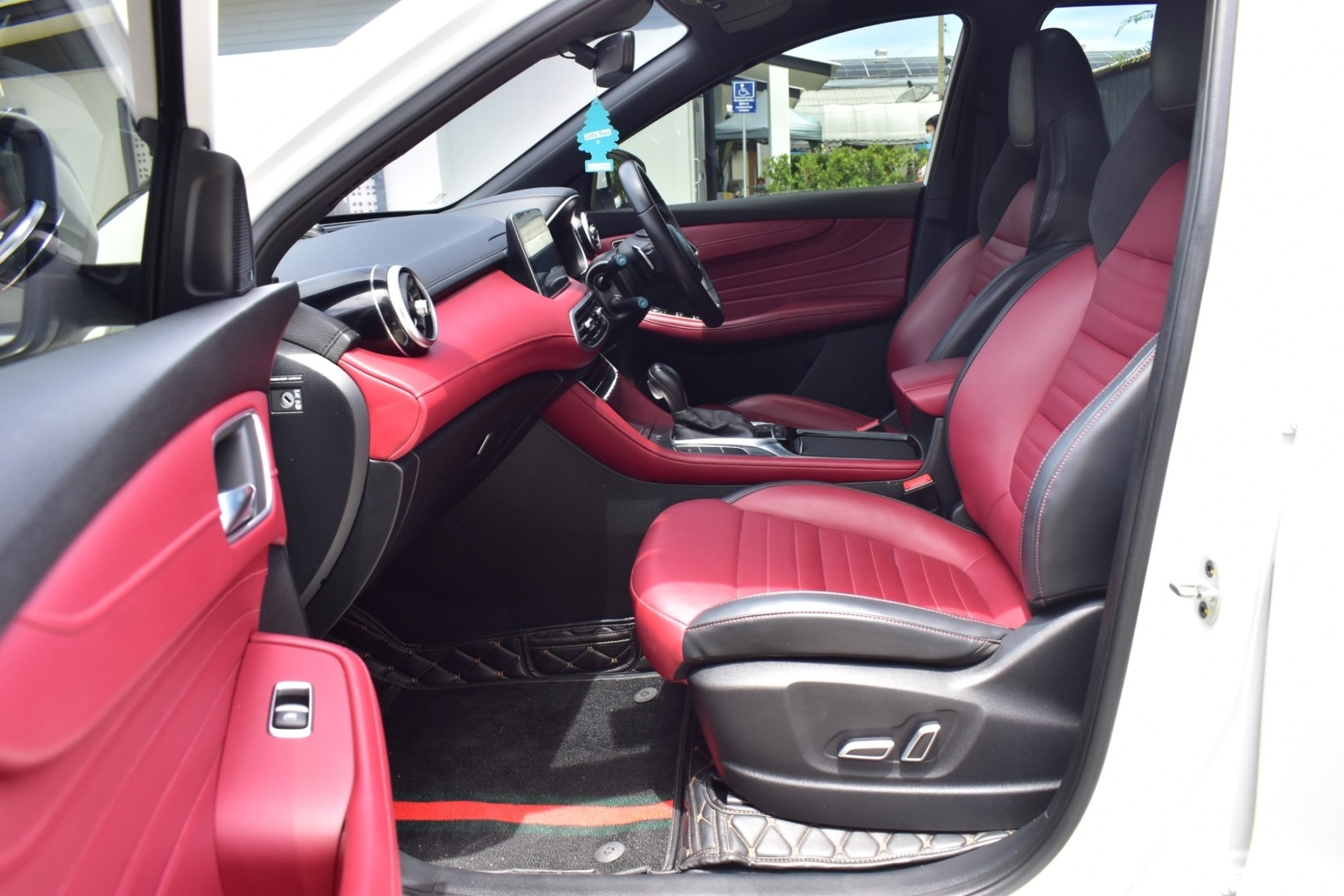 : MG HS 1.5 Turbo X Sunroof เครื่องยนต์: เบนซิน เกียร์: ออโต้ ปี: 2021 สี: ขาว ไมล์: 88,xxx กม (รูปที่ 3)