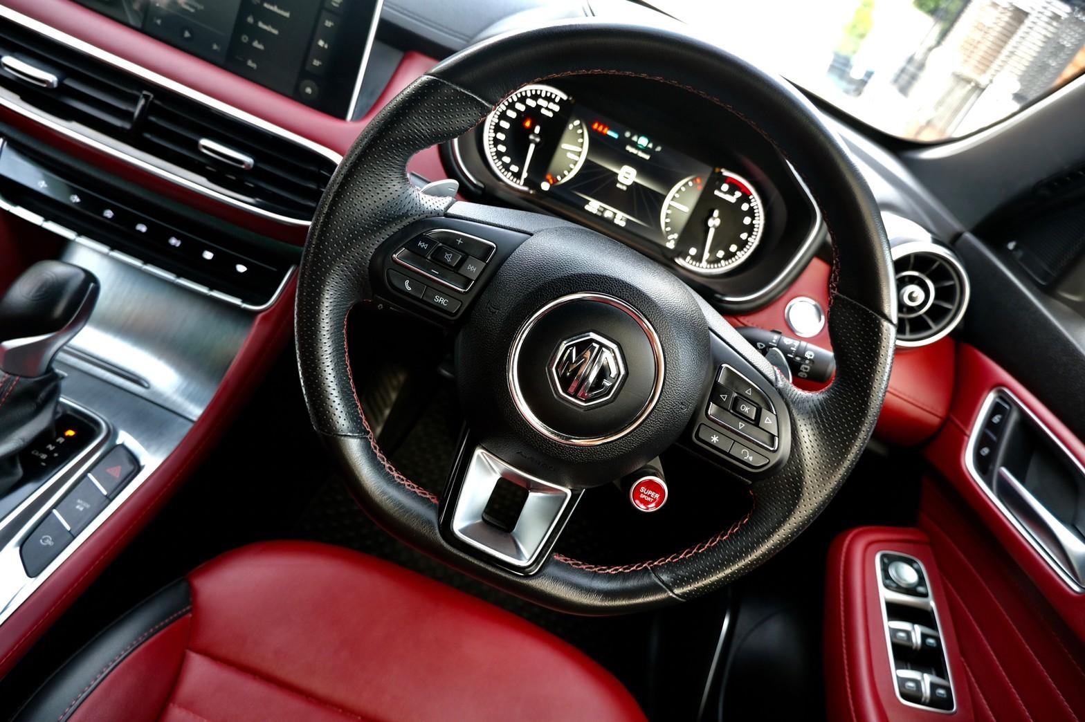 : MG HS 1.5 Turbo X Sunroof เครื่องยนต์: เบนซิน เกียร์: ออโต้ ปี: 2021 สี: ขาว ไมล์: 88,xxx กม (รูปที่ 6)