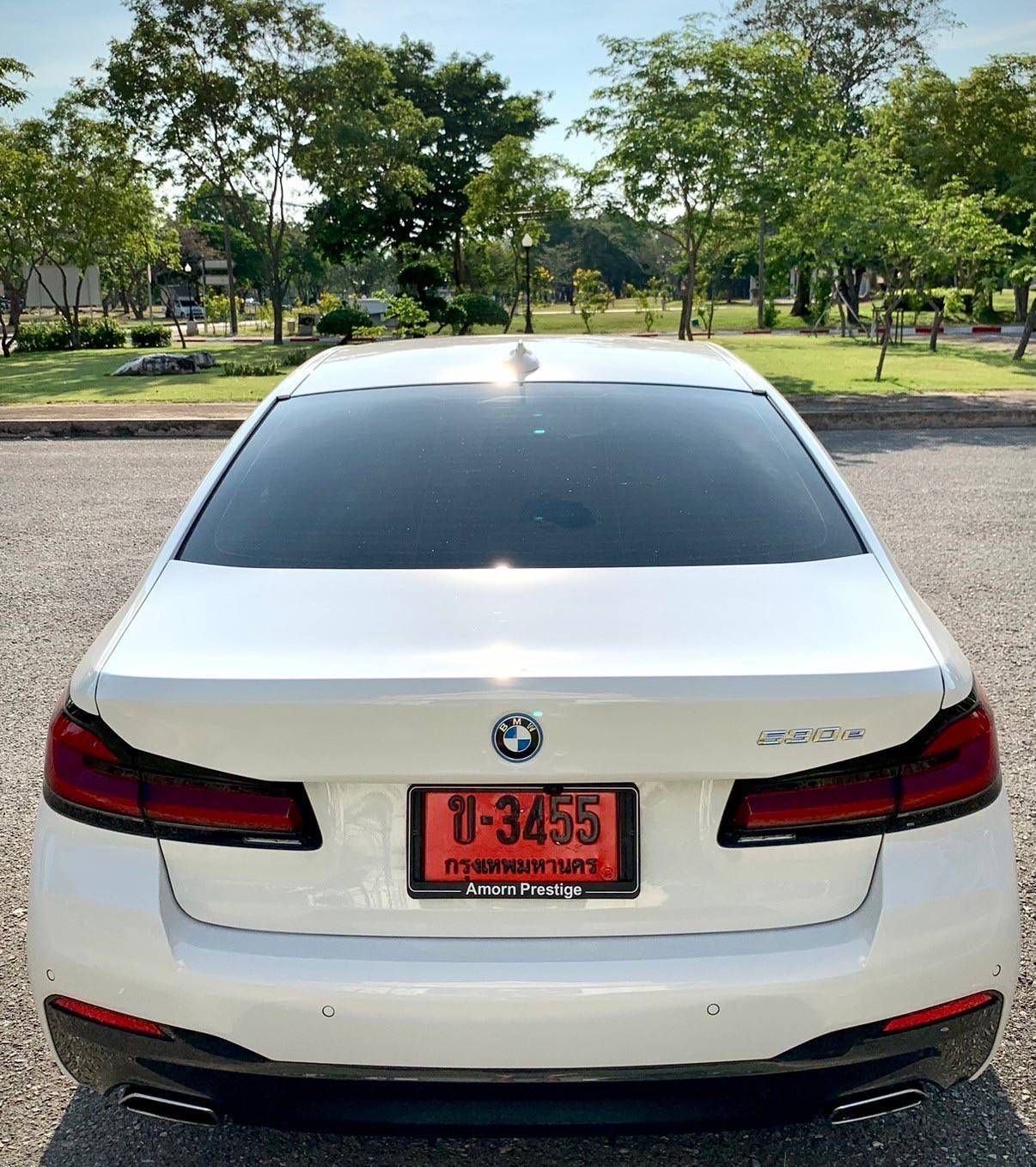 2022 BMW BMW 530e M sport 2022 - สีขาว (รูปที่ 4)