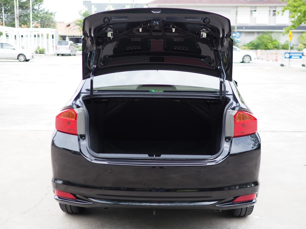 2014 Honda City สีดำ (รูปที่ 11)