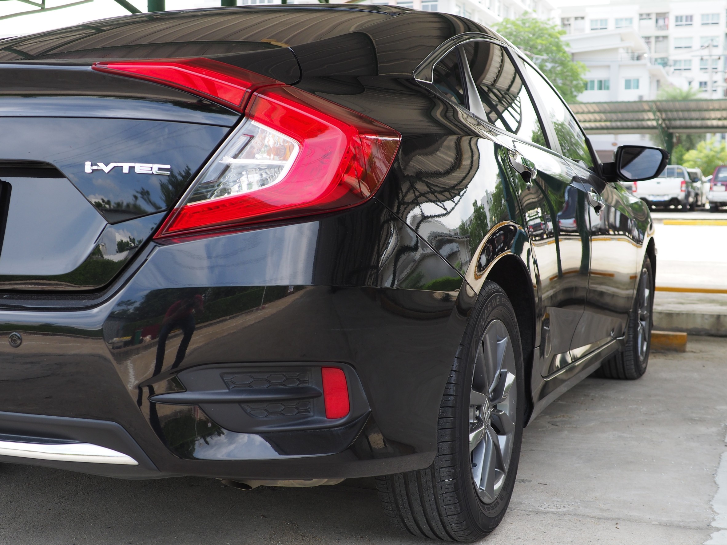 2020 Honda Civic สีดำ (รูปที่ 2)