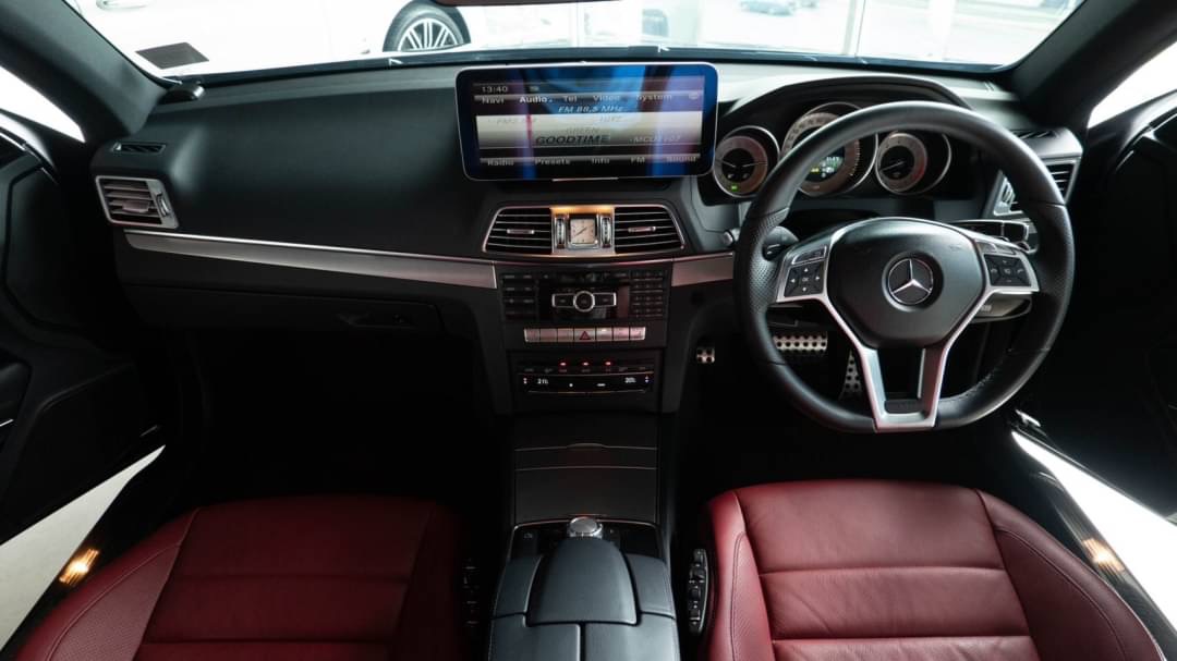 2014 Mercedes-Benz E-Class Cabriolet E200 สีดำ (รูปที่ 7)