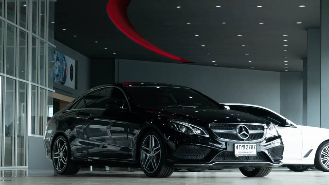 2014 Mercedes-Benz E-Class Cabriolet E200 สีดำ (รูปที่ 4)
