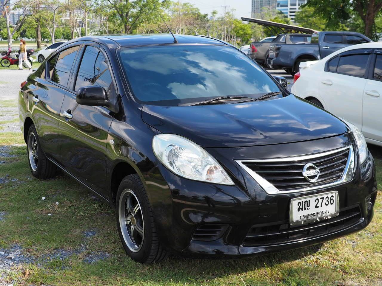 2012 Nissan Almera สีดำ