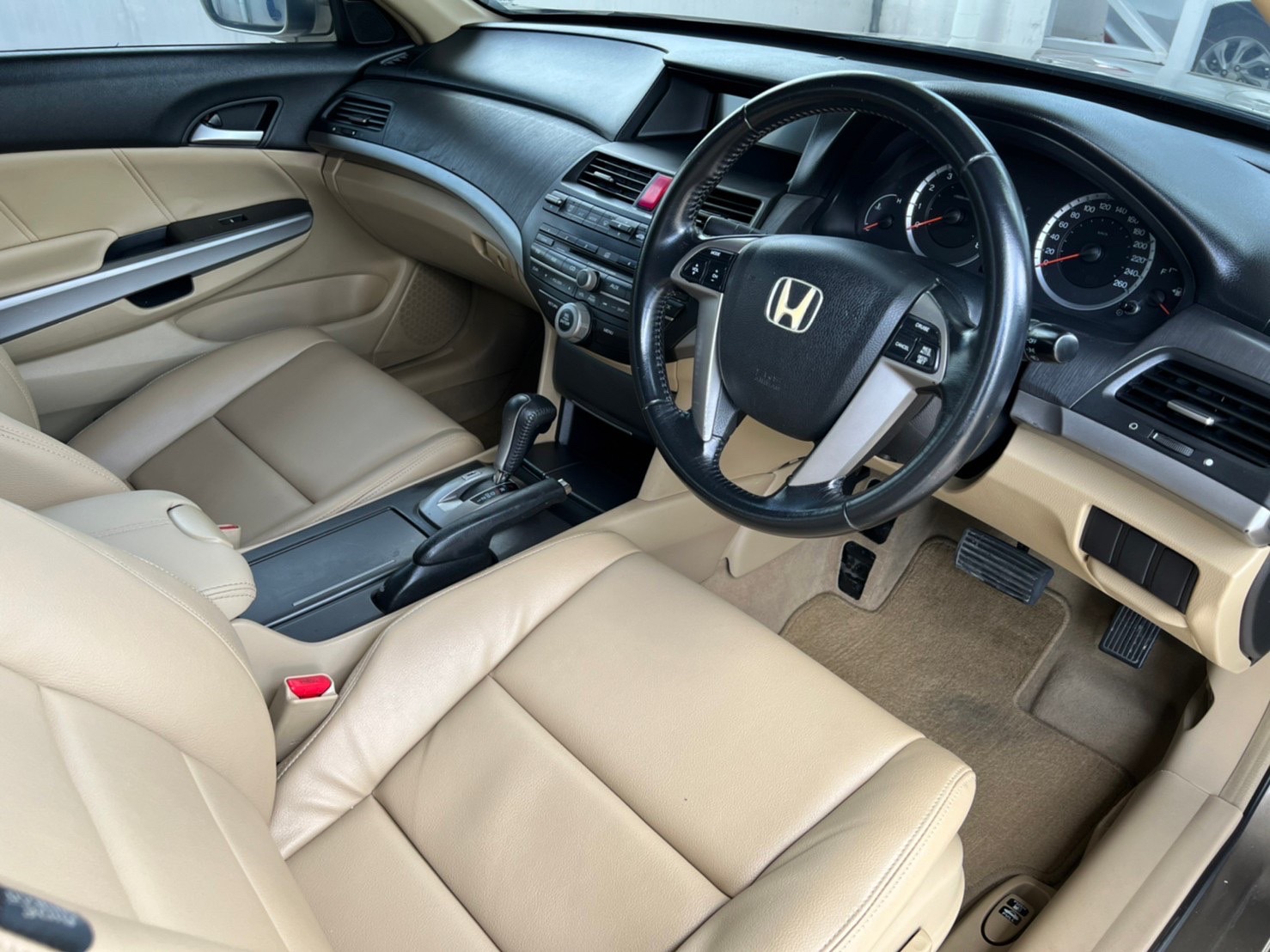 2008 Honda Accord Gen 8 สีน้ำตาล