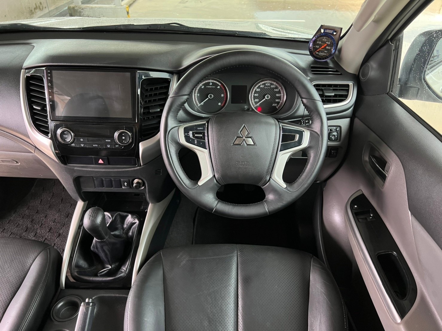 2017 Mitsubishi Triton Mega cab สีขาว (รูปที่ 18)