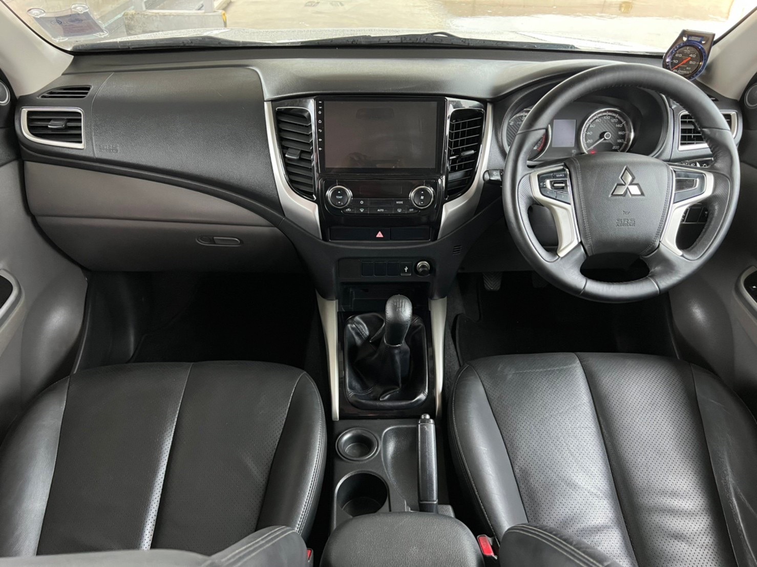 2017 Mitsubishi Triton Mega cab สีขาว (รูปที่ 16)